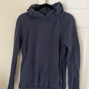 Lululemon Sweatshirt. Size 6